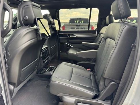 New 2026 Jeep Grand Wagoneer Limited AWD/4WD image 31