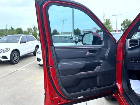 Used 2023 Toyota Sequoia Platinum image 10