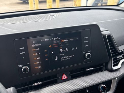 Used 2025 Kia Sportage LX image 20