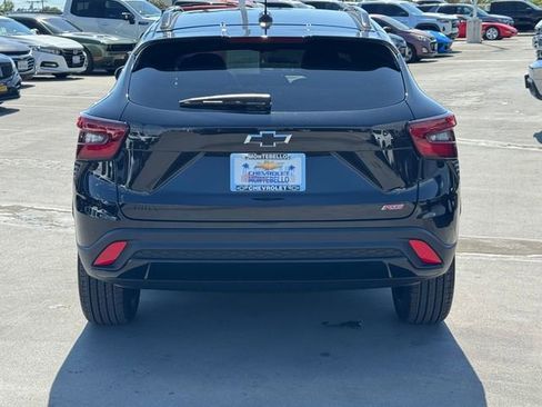 New 2026 Chevrolet Trax RS w/ Sunroof Package FWD image 4