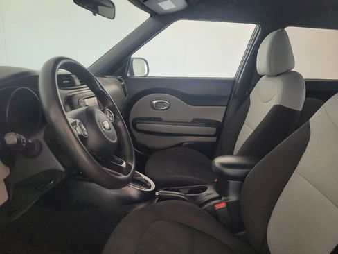 Used 2019 Kia Soul FWD image 17