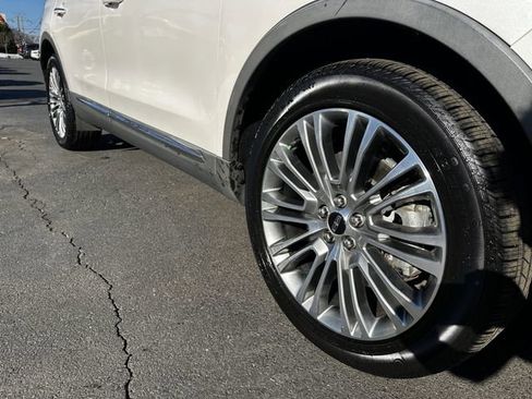 Used 2017 Lincoln MKX Reserve w/ Lincoln MKX Climate Package image 11