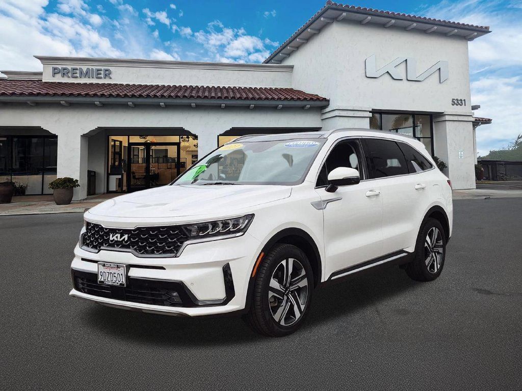 Certified 2023 Kia Sorento EX w/ Panoramic Sunroof Package AWD/4WD image 4