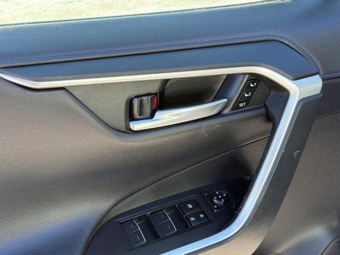 Used 2022 Toyota RAV4 XSE image 18