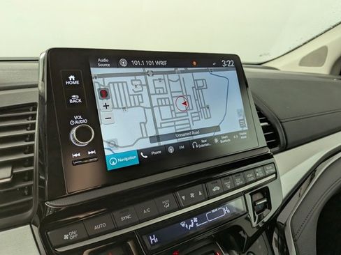 New 2026 Honda Odyssey Touring image 6