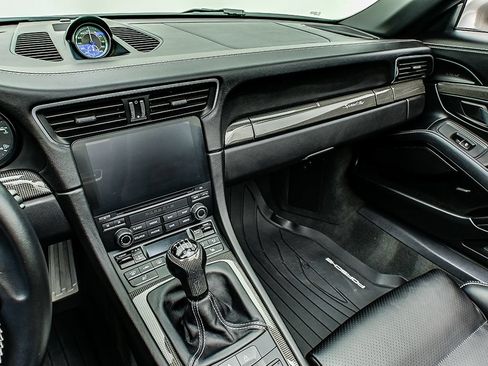 Used 2019 Porsche 911 Speedster RWD image 12