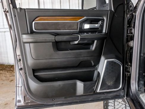 Used 2024 RAM 2500 Laramie AWD/4WD image 44