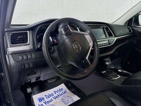Used 2016 Toyota Highlander Limited Platinum AWD/4WD image 9