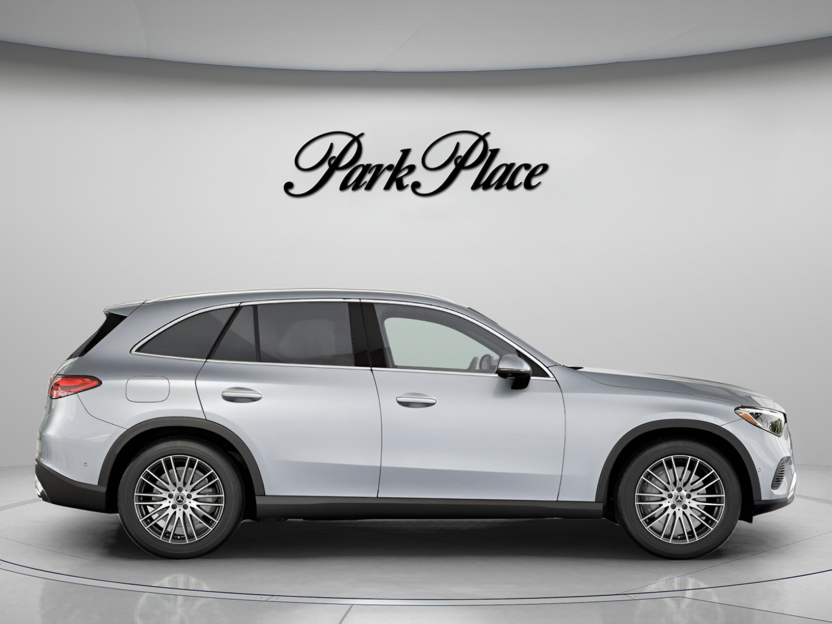 Used 2026 Mercedes-Benz GLC 300 4MATIC image 25