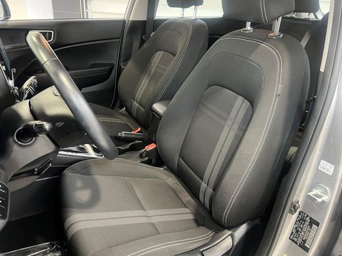 Used 2023 Hyundai Venue SEL image 20