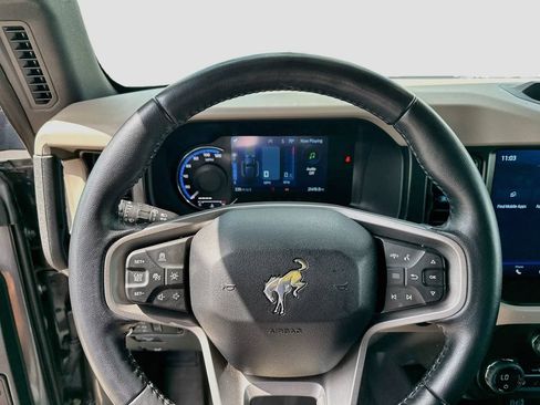 Used 2023 Ford Bronco Wildtrak AWD/4WD image 13