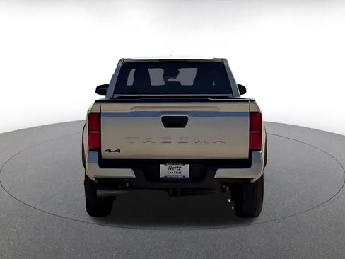Used 2024 Toyota Tacoma TRD Off-Road image 10