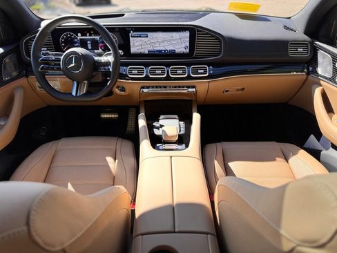 Used 2026 Mercedes-Benz GLS 580 4MATIC image 12