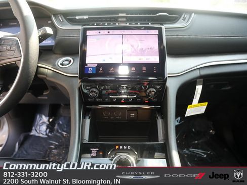 New 2025 Jeep Grand Cherokee Limited AWD/4WD image 14