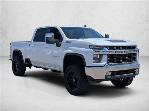 Used 2020 Chevrolet Silverado 2500 LT w/ Convenience Package AWD/4WD image 3