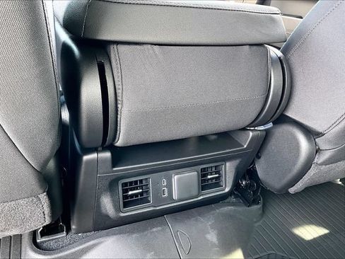 New 2026 Chevrolet Silverado 1500 RST w/ Z71 Off-Road Package AWD/4WD image 17