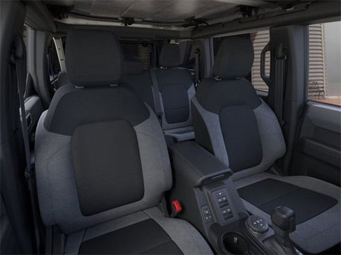 New 2025 Ford Bronco 4-Door image 10