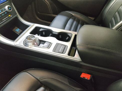 Used 2024 Ford Edge SEL image 26