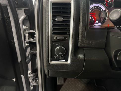 Used 2022 RAM 1500 Classic Warlock AWD/4WD image 38