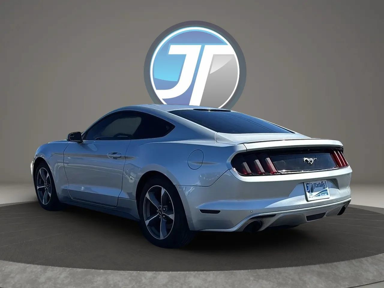 Used 2015 Ford Mustang Coupe RWD image 18