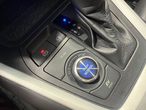 Certified 2021 Toyota RAV4 XSE AWD/4WD image 32