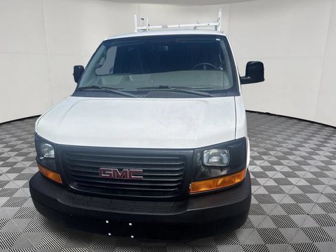 Used 2016 GMC Savana 3500 Extended RWD image 3