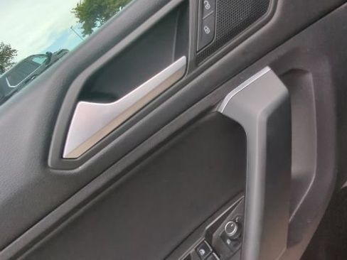 Used 2019 Volkswagen Tiguan SE w/ Panoramic Sunroof Package AWD/4WD image 25