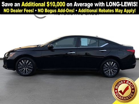 Used 2025 Nissan Altima 2.5 SV image 2