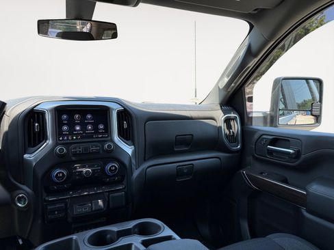 Used 2023 Chevrolet Silverado 2500 LT w/ Convenience Package AWD/4WD image 11