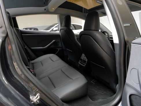 Used 2024 Tesla Model 3 Standard Range RWD image 31