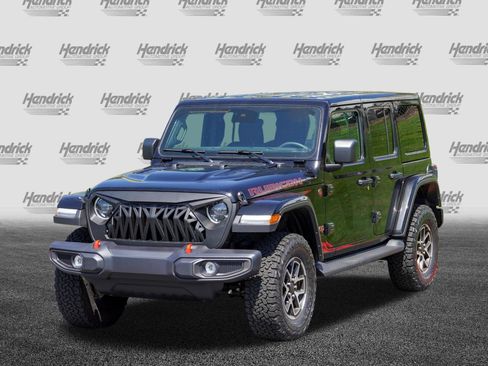 Used 2025 Jeep Wrangler Unlimited Rubicon w/ Convenience Group AWD/4WD image 5