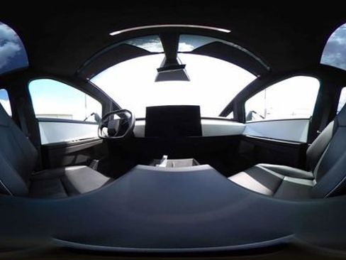 Used 2024 Tesla Cybertruck AWD Crew Cab image 41