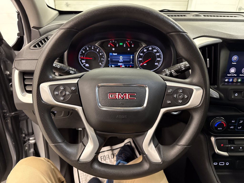 Used 2024 GMC Terrain SLE w/ Driver Convenience Package AWD/4WD image 16