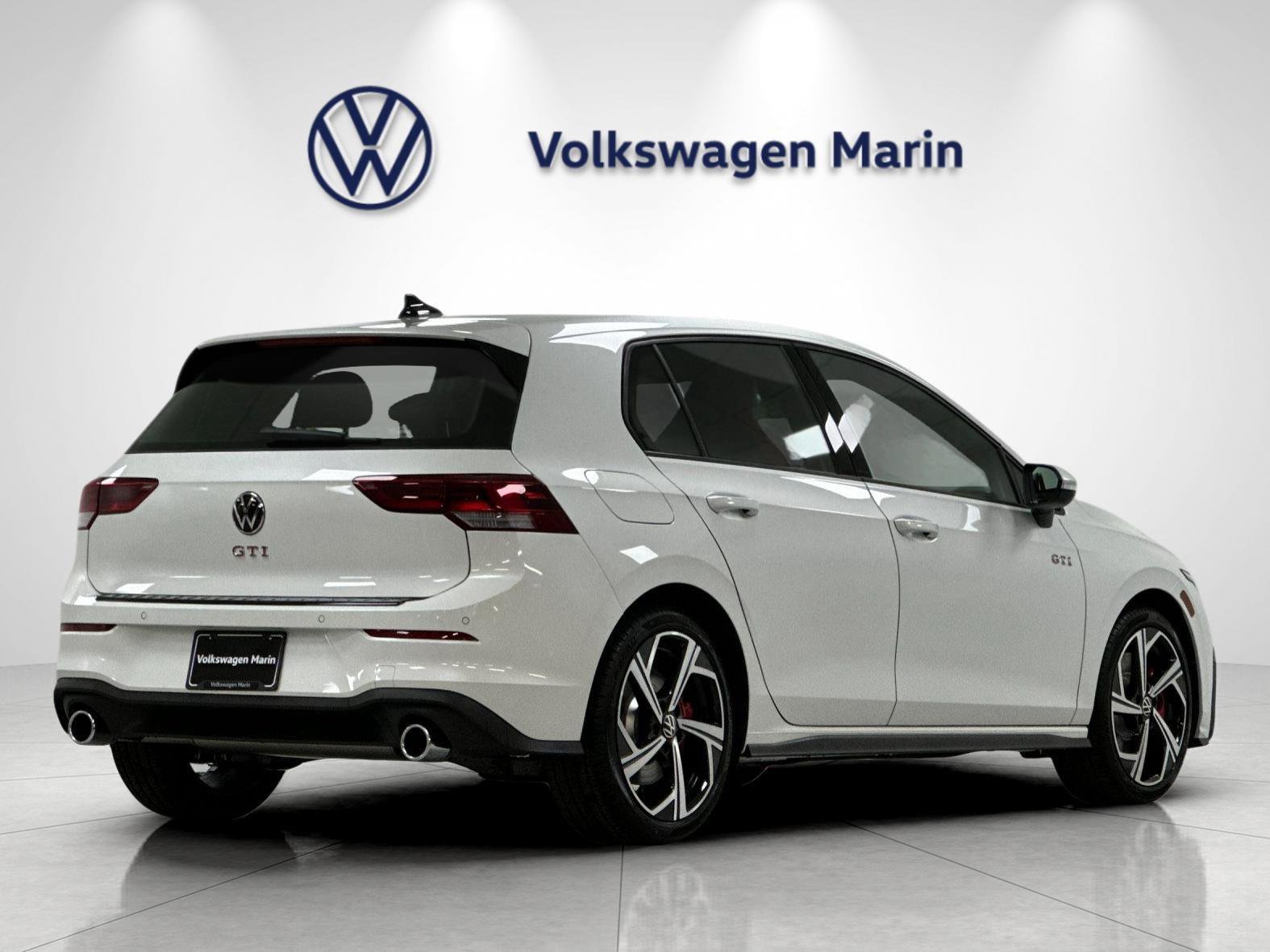 New 2026 Volkswagen GTI SE FWD image 5