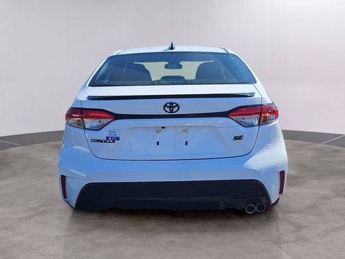 Used 2022 Toyota Corolla SE image 5