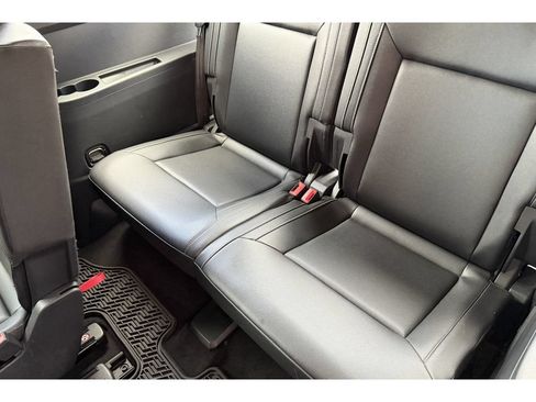 Used 2021 Volkswagen Atlas SE w/ Towing Package AWD/4WD image 16