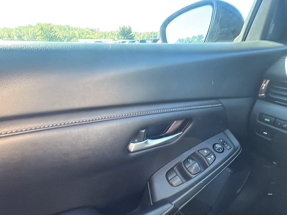 Certified 2025 Nissan Sentra SV FWD image 15