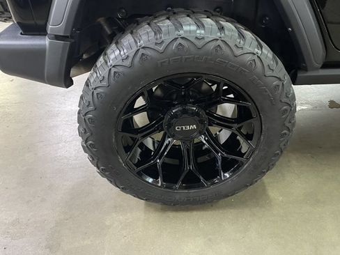 Used 2021 Jeep Wrangler Unlimited Sport image 9