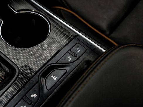 Used 2017 Chevrolet Impala Premier FWD image 28