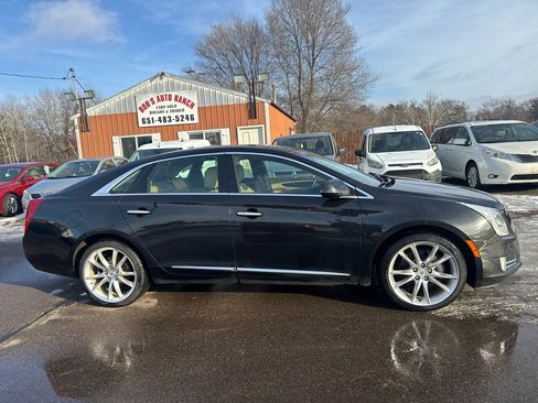 Used 2013 Cadillac XTS Premium image 4