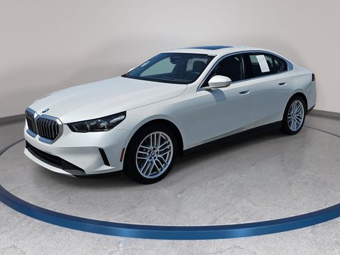 Used 2024 BMW 530i xDrive w/ Premium Package AWD/4WD image 1