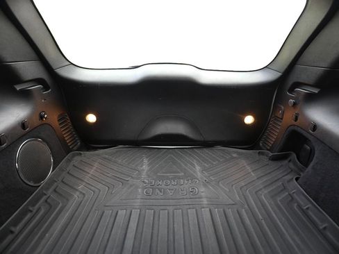 Used 2016 Jeep Grand Cherokee Summit AWD/4WD image 24