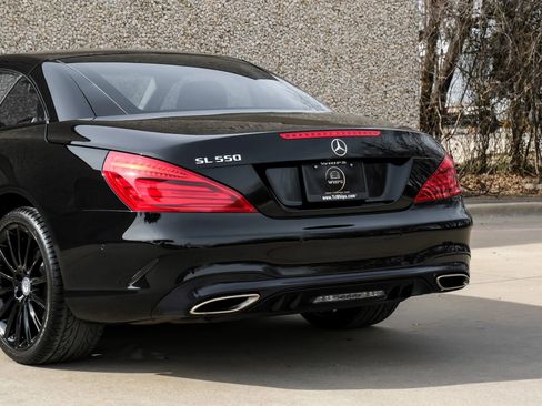 Used 2017 Mercedes-Benz SL 550 image 15