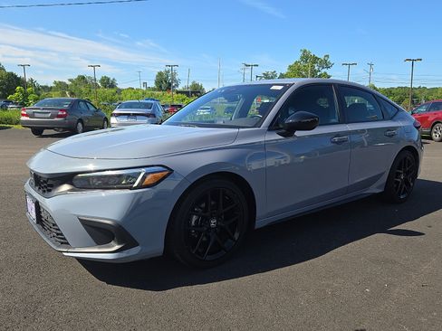 Used 2023 Honda Civic Sport image 3