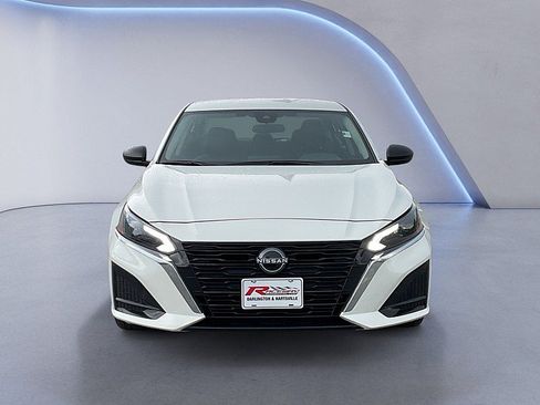 Used 2025 Nissan Altima 2.5 SV FWD image 7