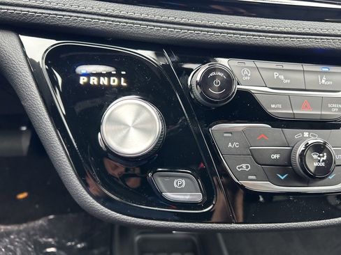 New 2026 Chrysler Pacifica Select AWD/4WD image 26
