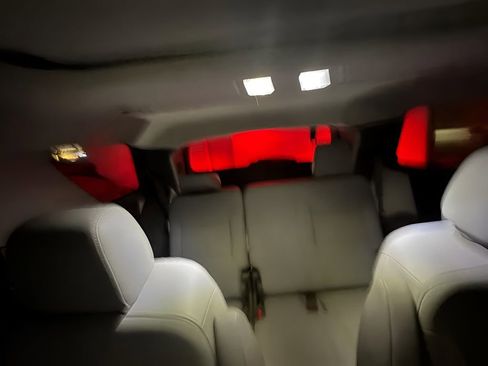 Used 2021 Chevrolet Traverse Premier image 18