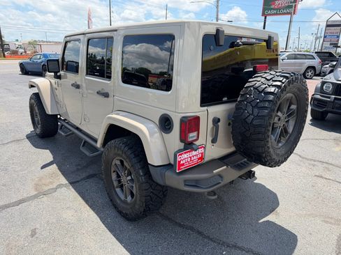 Used 2016 Jeep Wrangler Unlimited Sahara AWD/4WD image 3