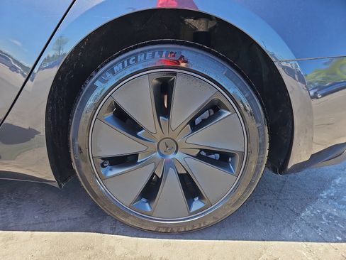 Used 2024 Tesla Model 3 Standard Range image 34