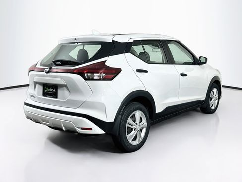 Used 2024 Nissan Kicks S FWD image 9
